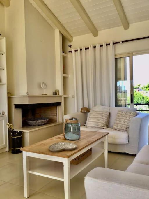 Sea Breeze - Home With A View Bouzaiika ภายนอก รูปภาพ